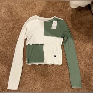 Hollister‘s must have baby tee brand new with tags size medium